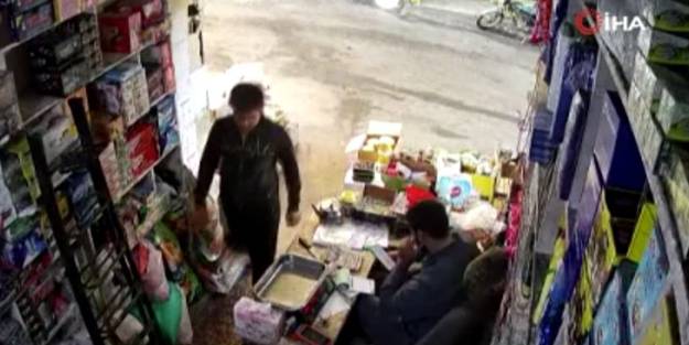 Esad katliamı! Halk pazarına kanlı saldırının görüntüleri ortaya çıktı