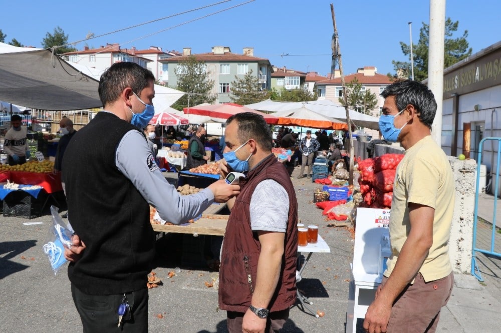 Halk pazarlarında Covid-19 tedbirleri devam ediyor 