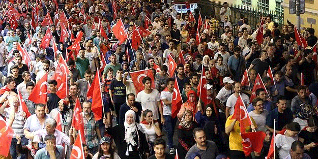 Halk Taksim Meydanı'nda toplandı