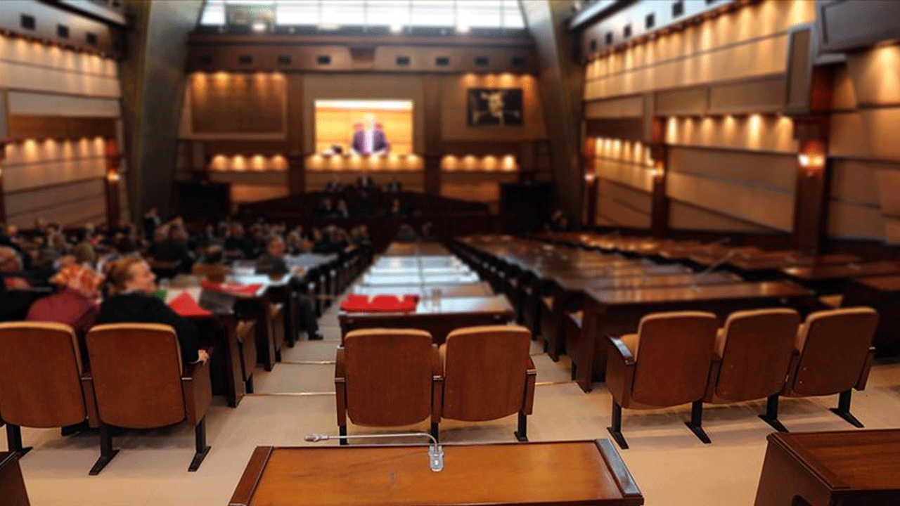 Halka hizmet umurlarında değil: CHP'liler gelmedi İBB meclisi toplanamadı!