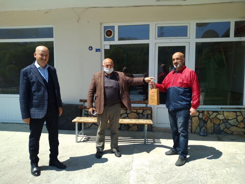 Halka ücretsiz hijyen seti dağıtıldı 