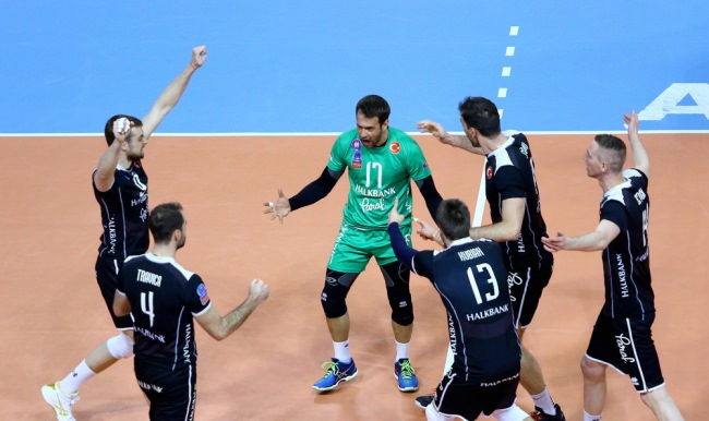 Halkbank, Şampiyonlar Ligi'ne altın sette veda etti