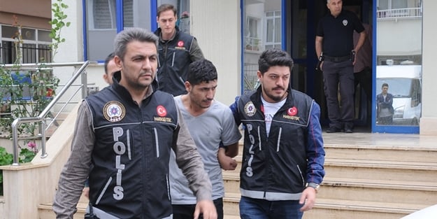 Halkın arasına otomobiliyle dalan sürücü yakalandı