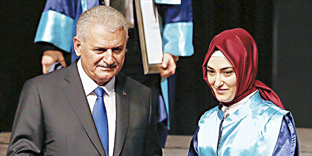 ‘Halkın gücü, tankın gücünü yenmiştir’