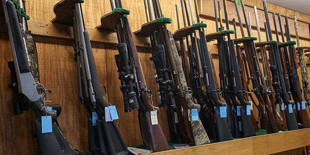 Halkta korku baş gösterdi! ABD'liler koronavirüs sonrası silahlanmaya başladı