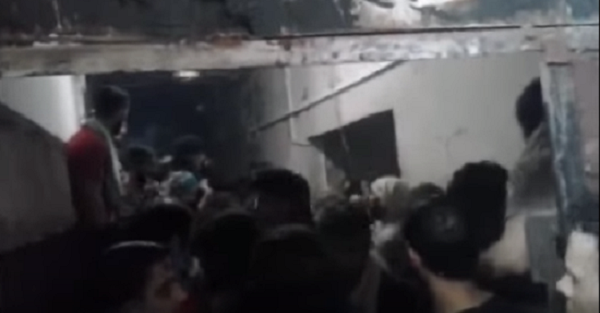 Hama cezaevinde isyan çıktı (video)