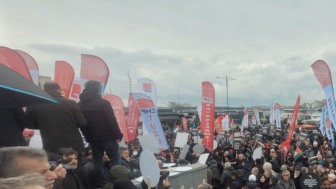 Hamas’a ‘terör örgütü’ diyen CHP’den Filistin yürüyüşü! Yumrukçu şimdi sizi de yumruklasa yine ziyaret eder misiniz?