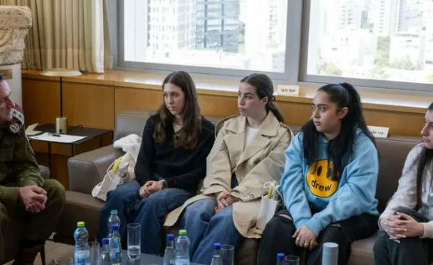 Hamas’ın serbest bıraktığı kadın askerler İsrail ordusunu çok sert eleştirdi