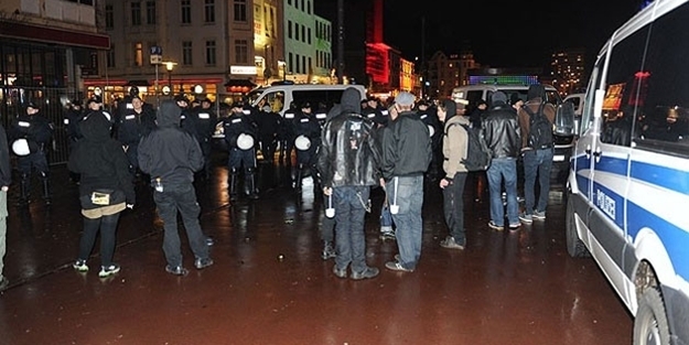 Hamburg'da sular durulmuyor, polis şiddeti artıyor