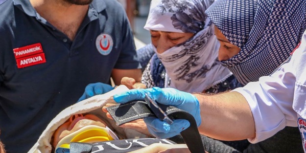 Hamile kadın cam silerken tentenin üzerine düştü