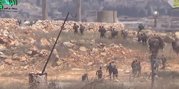 Esed askerleri böyle kaçtı (Video)