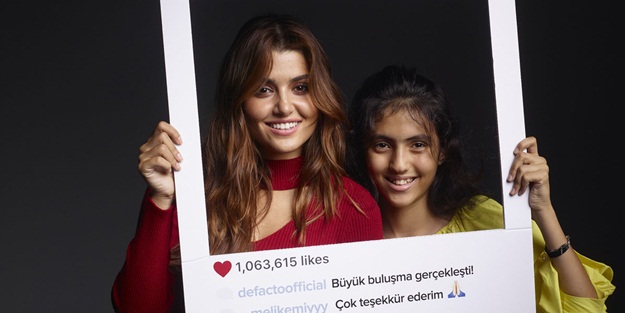 Hande Erçel hayranıyla buluştu