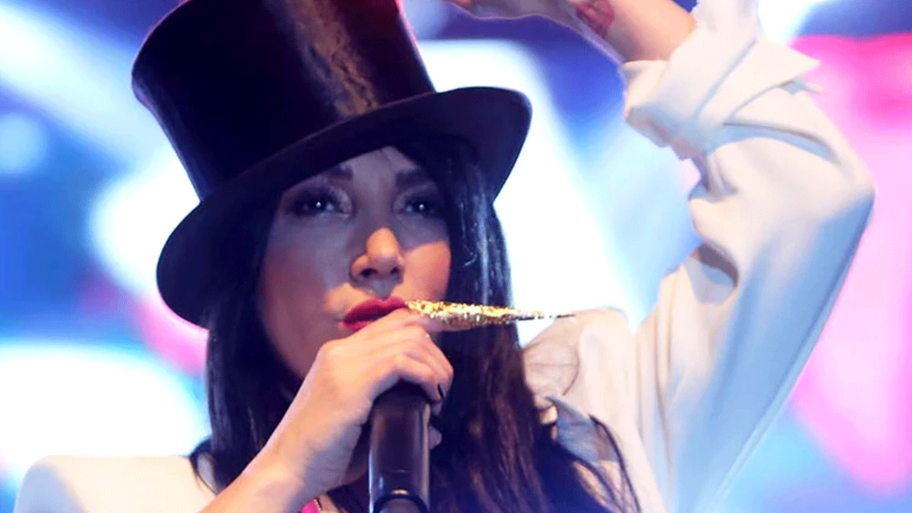 Hande Yener CHP’lileri hayvanlarla eşdeğer tuttu