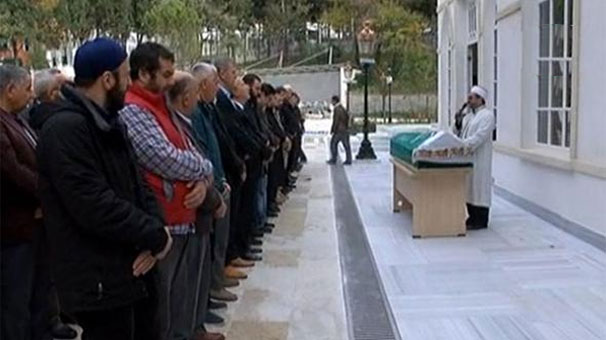 Hanedanın gelini son yolculuğuna böyle uğurlandı