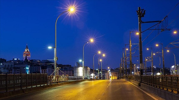 Hangi illerde hafta sonu sokağa çıkma yasağı var?