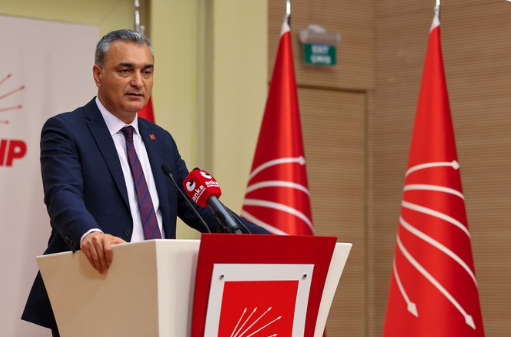 Hani mahkeme kararını tanımıyordun Özgür? Dün butlan karşıtı bugün işbirlikçi