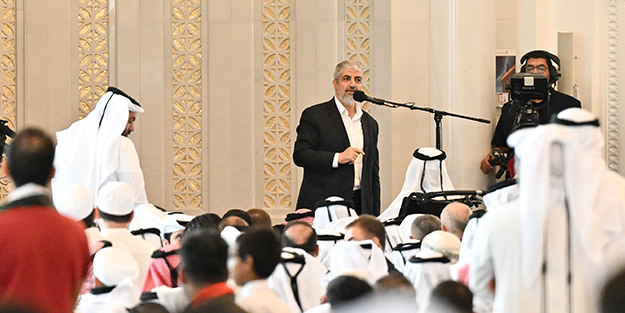 Haniye'yi koruyamayan İran Halid Meşal'i Tahran'a davet etti