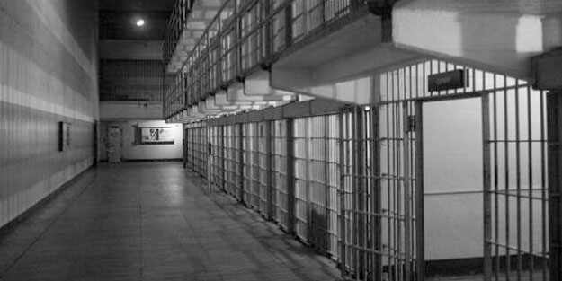 Hapishaneden toplu firar girişimi kanlı bitti