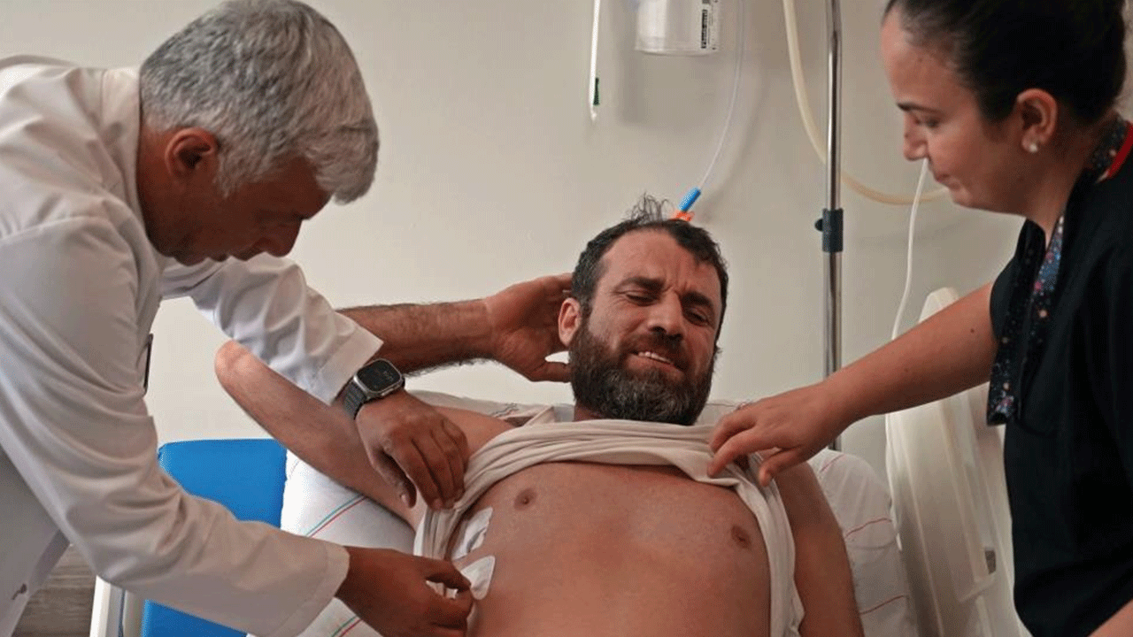 Hapşırık kriziyle hastaneye gitti, hayatının şokunu yaşadı