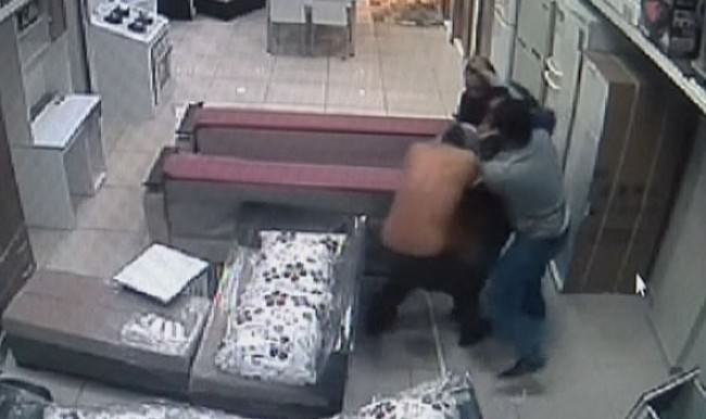 Haraç almaya geldiler dayak yediler