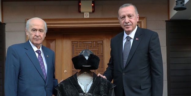 Harekat sonrası hediye etmişti! Hakan kaftanının sırrı belli oldu
