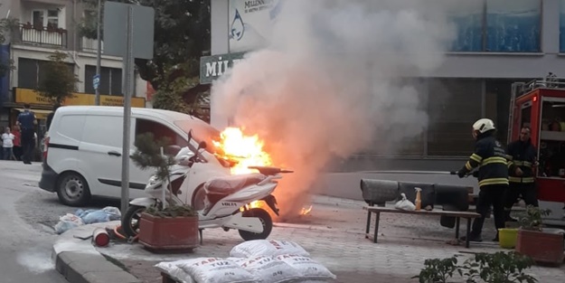 Hareket halindeki araç yandı