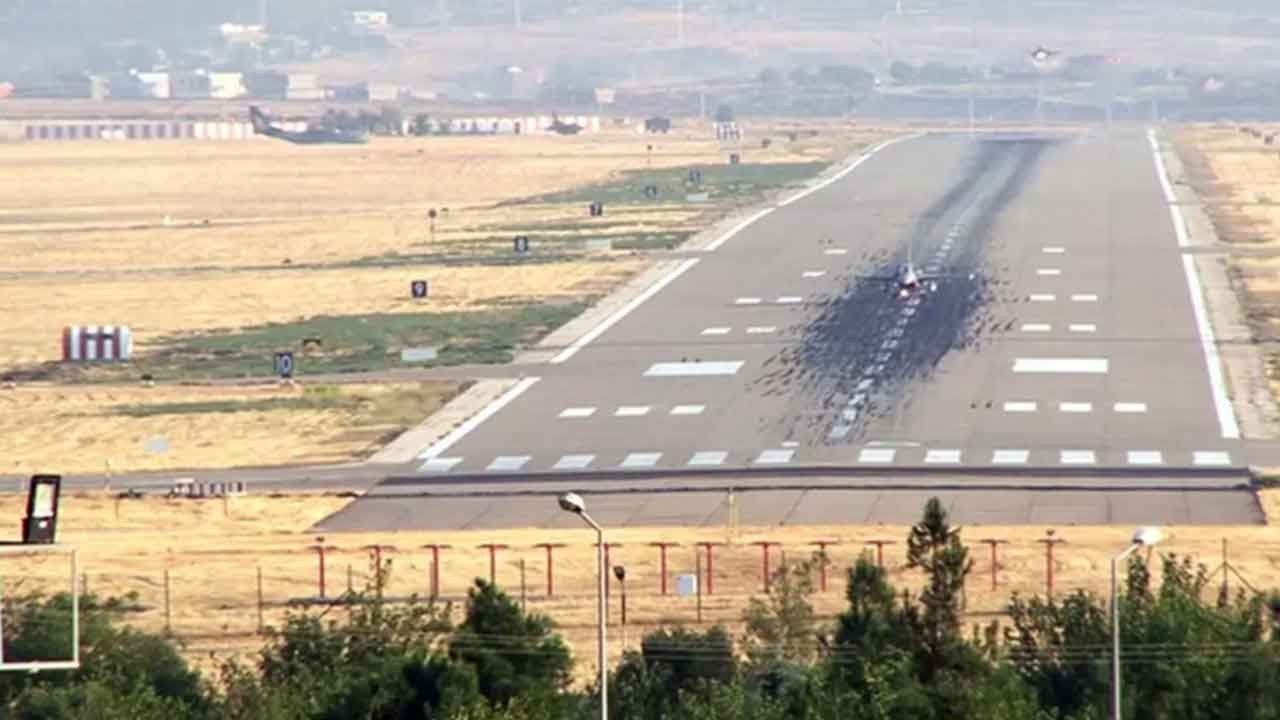 Hareketli anlar! İngiliz savaş uçağı Diyarbakır'a acil iniş yaptı