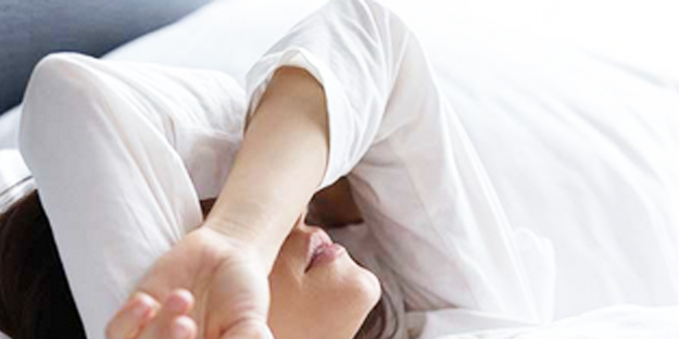 Harika bir gece uykusu: Eğer evinizde varsa iflas eden uyku düzenine karşı kullanın! Uyumak çok kolay! 6 sır