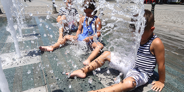 Harita kızarıyor! Meteoroloji İstanbul için saat verip uyardı