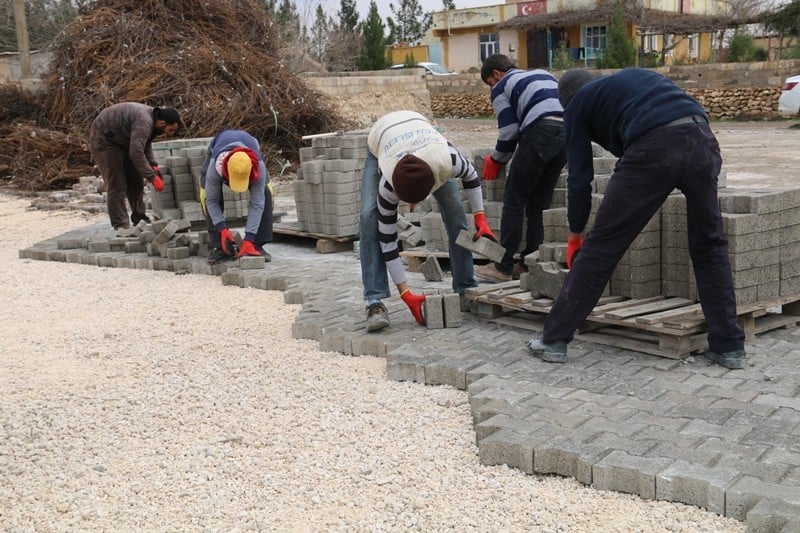Harran’da kilitli parke döşeme çalışmaları 
