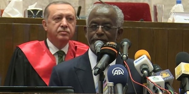 Hartum Üniversitesi Rektörü'nden duygulandıran sözler!