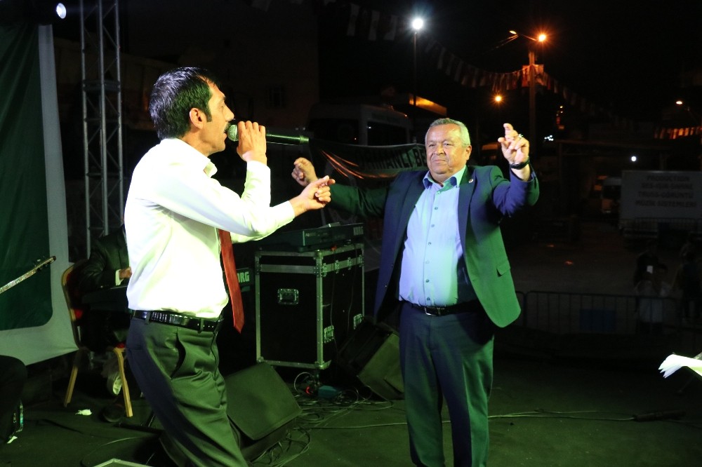 Hasadını toplayan çiftçiler Fındık Festivali’nde eğlendi 