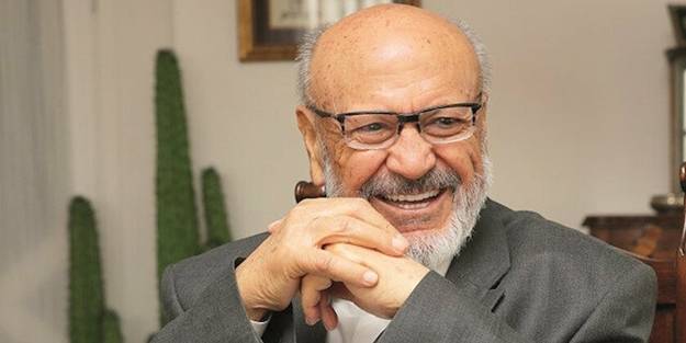 Hasan Aksay: Parasızlıktan küçük harflerle gazete çıkardık