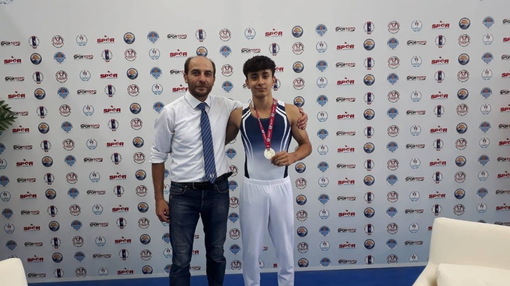 Hasan Bulut Mersin’de Kürsüye Çıktı 