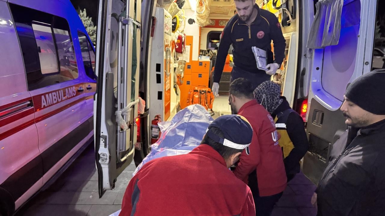 Hasan Dağı’nda mahsur kalan 2 üniversite öğrencisi helikopterle kurtarıldı