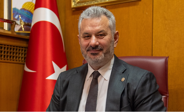 Hasan Turan’dan CHP Genel Başkanına siyasi nezaket dersi! Akit gazetesine hakaret eden Özel’e bakın ne mesaj verdi?