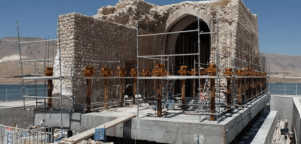 Hasankeyf’te tarihi Küçük Saray’ın yükseltme işlemi 6 metreye ulaştı
