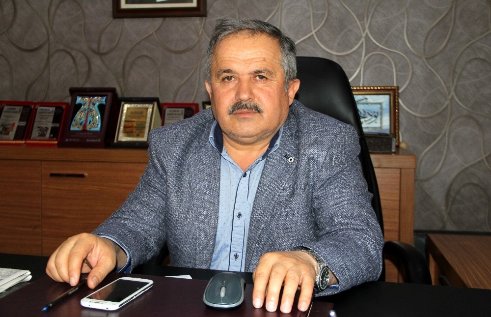 Hasat sezonunu değerlendiren Çorum Ziraat Odası Başkanı Mehmet Sayan; 