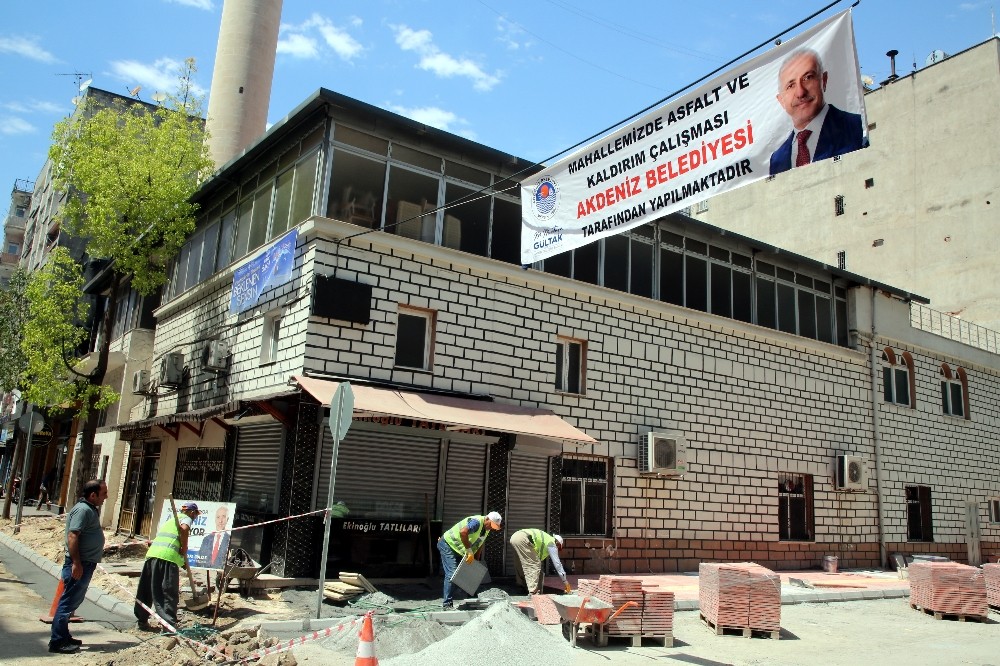 Hasırcı Cami etrafındaki kaldırımlar yenilendi 
