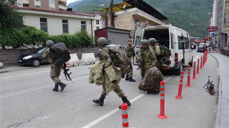 Hassas bölgede hareketli anlar! İlk kez katıldılar...