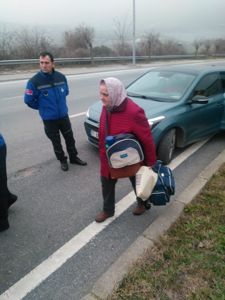 Hasta bebeğin imdadına Büyükşehir Zabıtası yetişti 