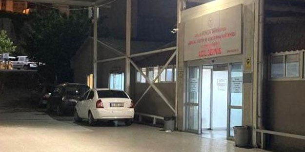 Hasta yakını güvenlik görevlisini darp etti