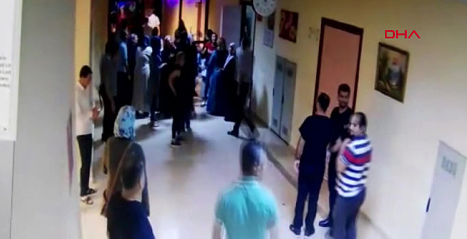 Hasta yakınları, acil servisi savaş alanına çevirdi