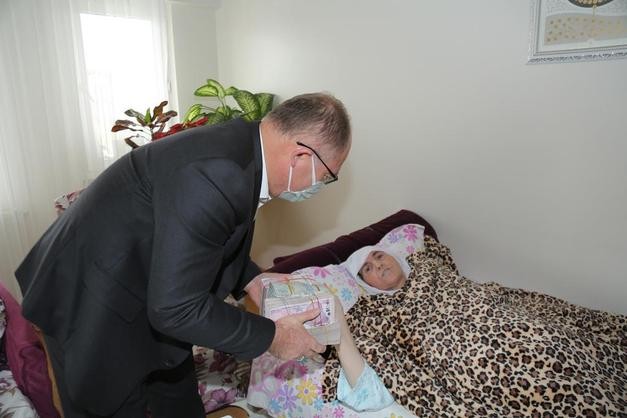 Hasta yatağında cami için 500 bin TL bağışladı