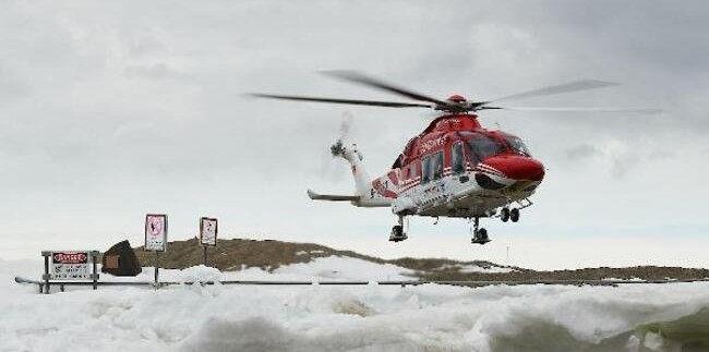 Hastalanan kaşifi operasyonla kurtardılar