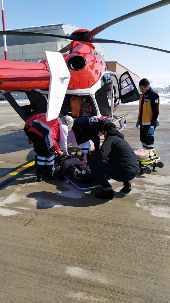 Hastaların imdadına ambulans helikopter yetişti 