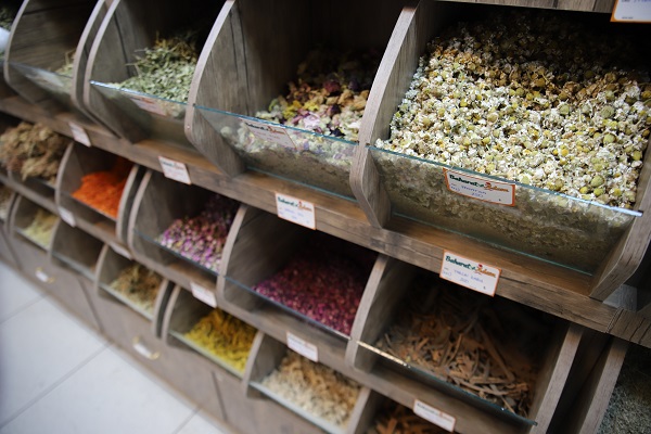 Hastalıktan korkanlar aktarların yolunu tutuyor! Kilosu 500 TL'den satılıyor