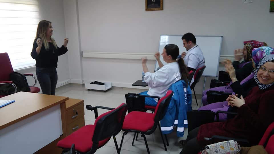 Hastane çalışanlarına Türk İşaret Dili eğitimi