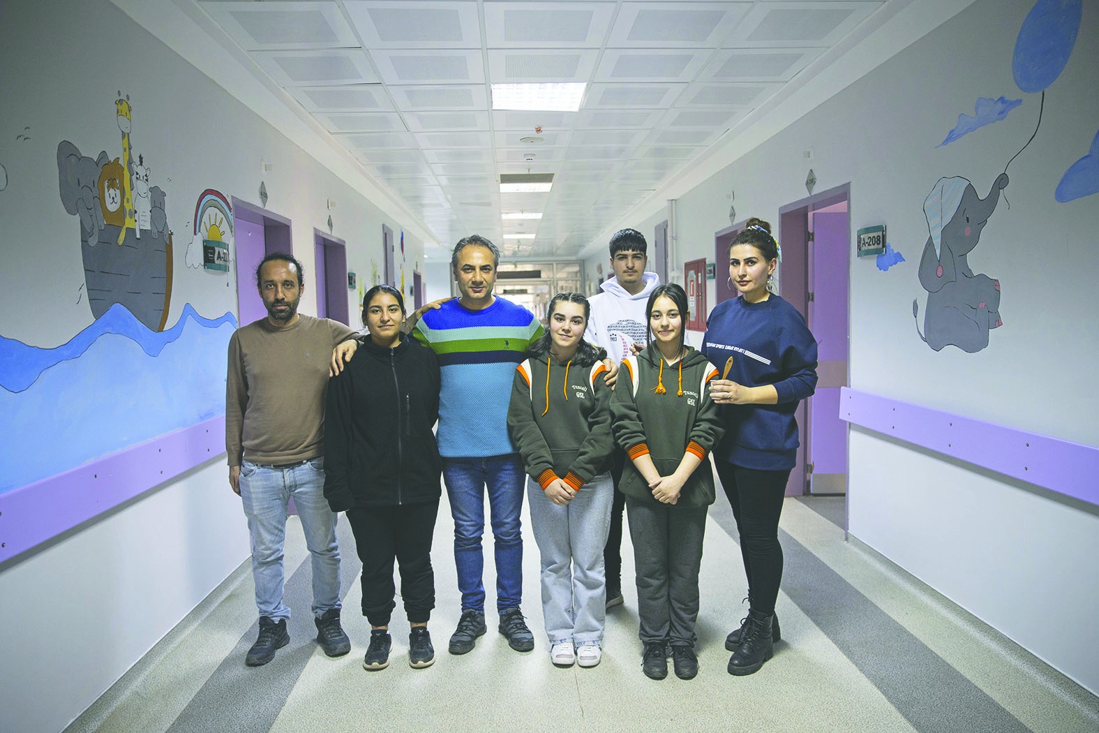 Hastane duvarları öğrencilerin tuvali oldu