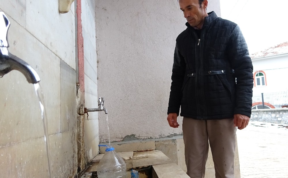 Hastane hastane gezdi, içtiği suyla şifa buldu 
